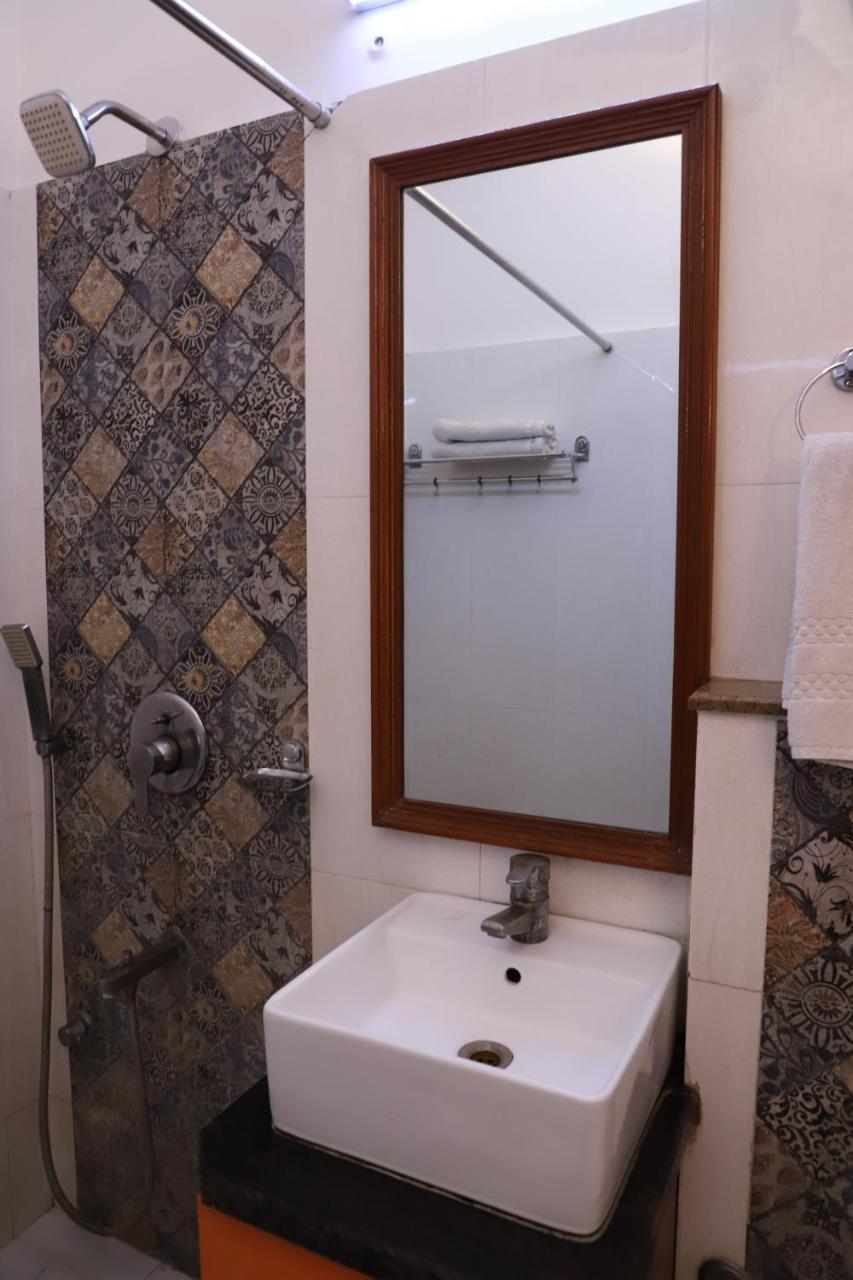 Capital O 5331 Zara Grand Yeni Delhi Dış mekan fotoğraf